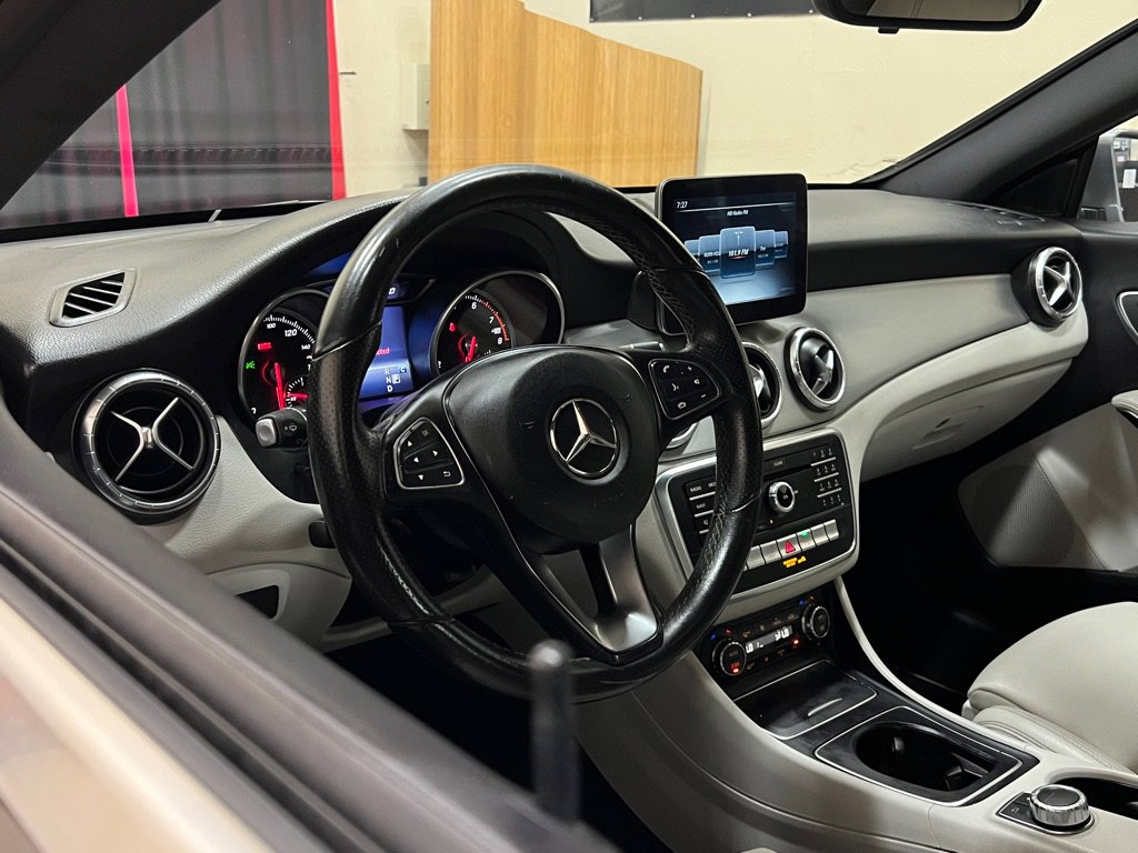 Used 2017 Mercedes-Benz CLA 250 image 13