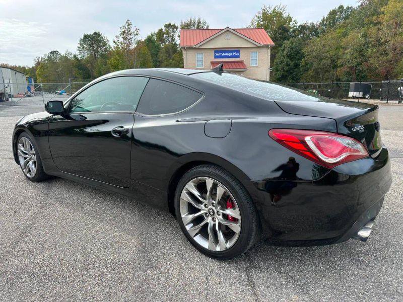 Used 2013 Hyundai Genesis 2.0T RWD image 5