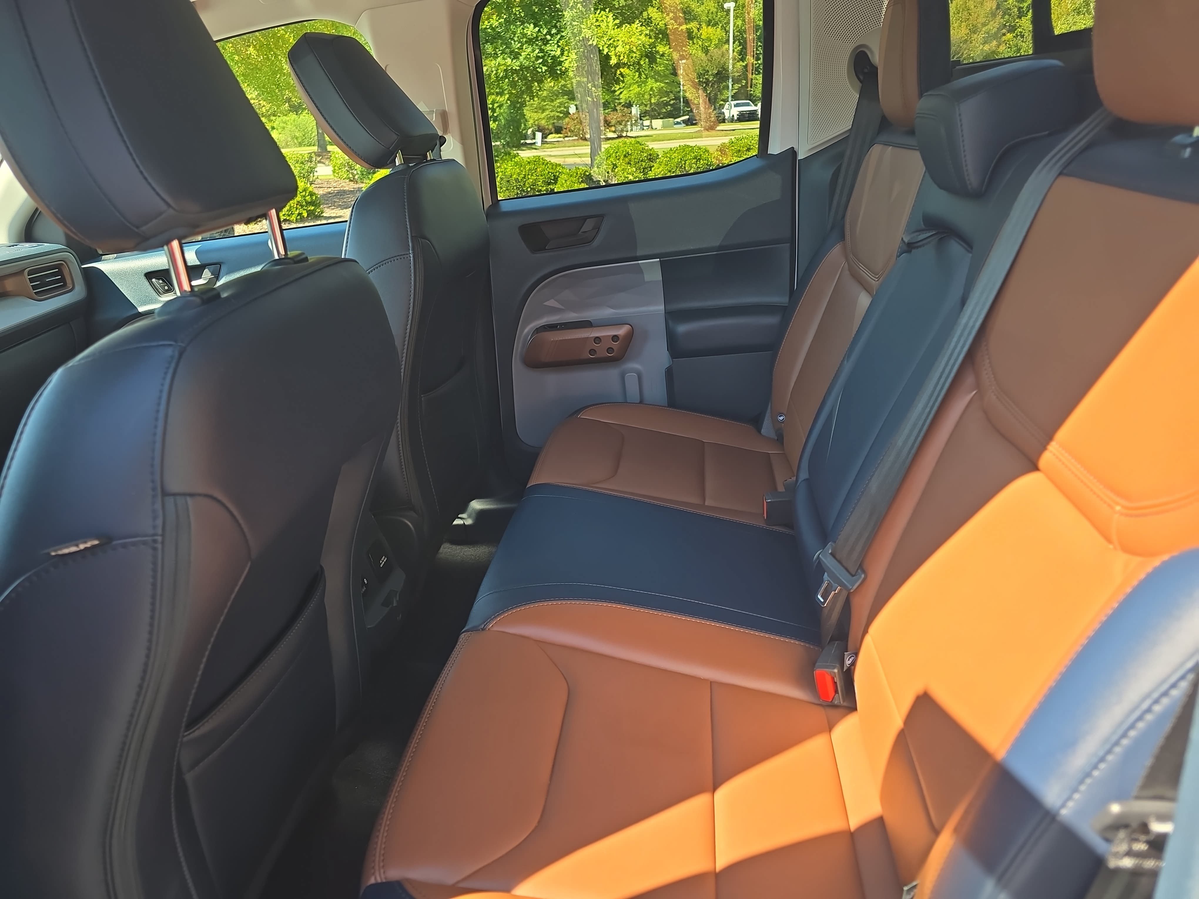 Used 2024 Ford Maverick Lariat FWD image 13