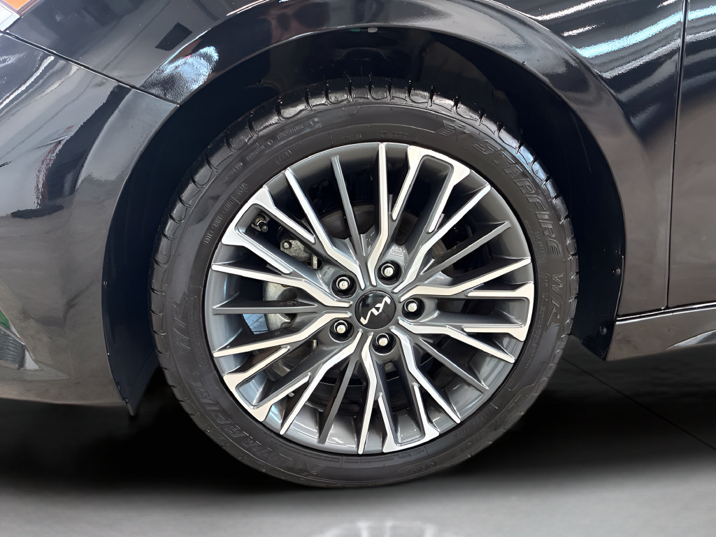 Certified 2023 Kia Forte GT-Line FWD image 14