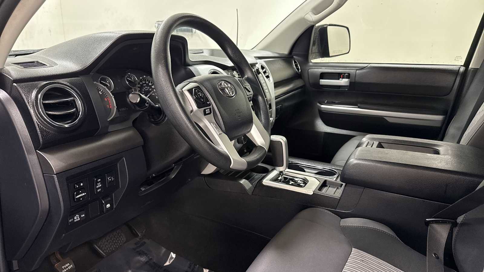 Certified 2017 Toyota Tundra SR5 image 12