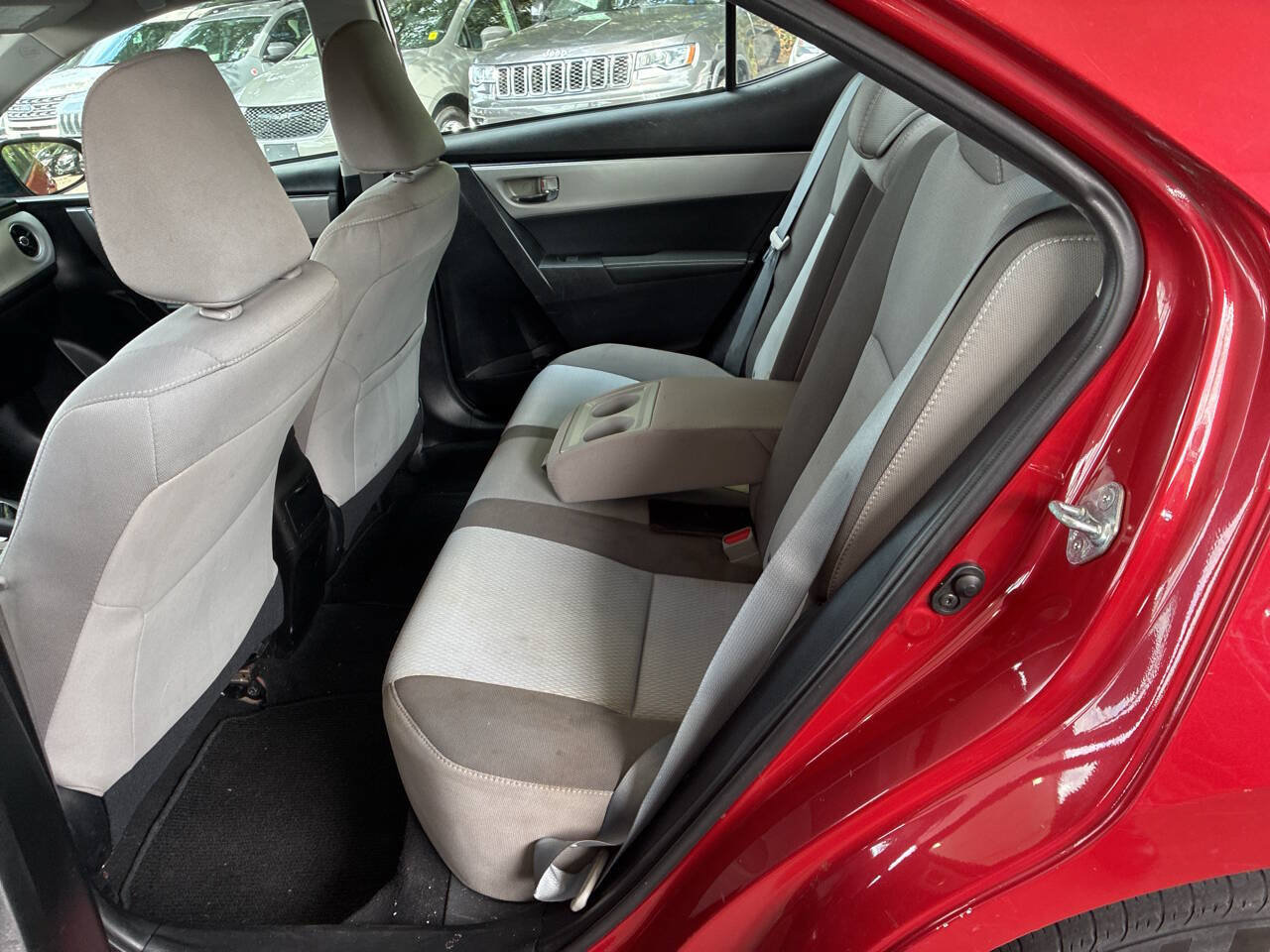 Used 2017 Toyota Corolla LE FWD image 12