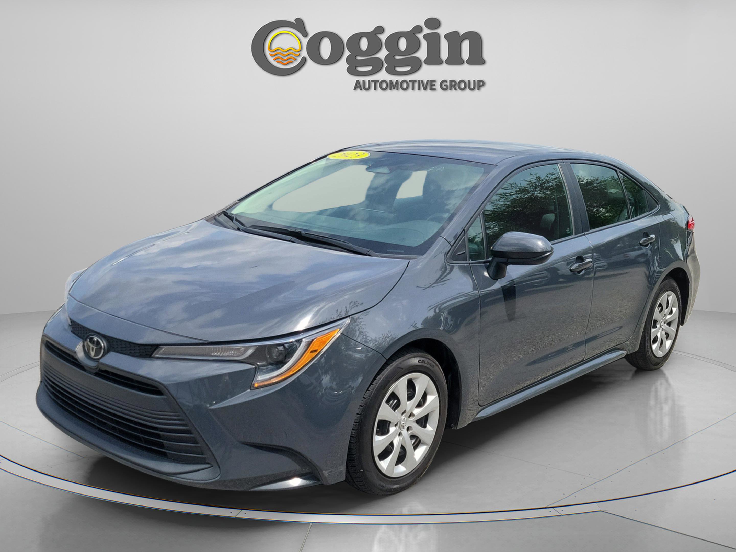 Used 2023 Toyota Corolla LE FWD image 1