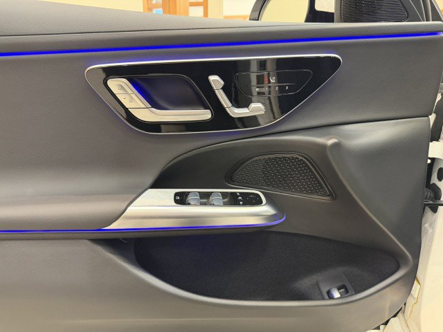 Used 2025 Mercedes-Benz E 350 Sedan image 8