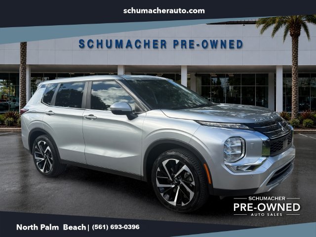 Used 2023 Mitsubishi Outlander SE AWD/4WD image 1