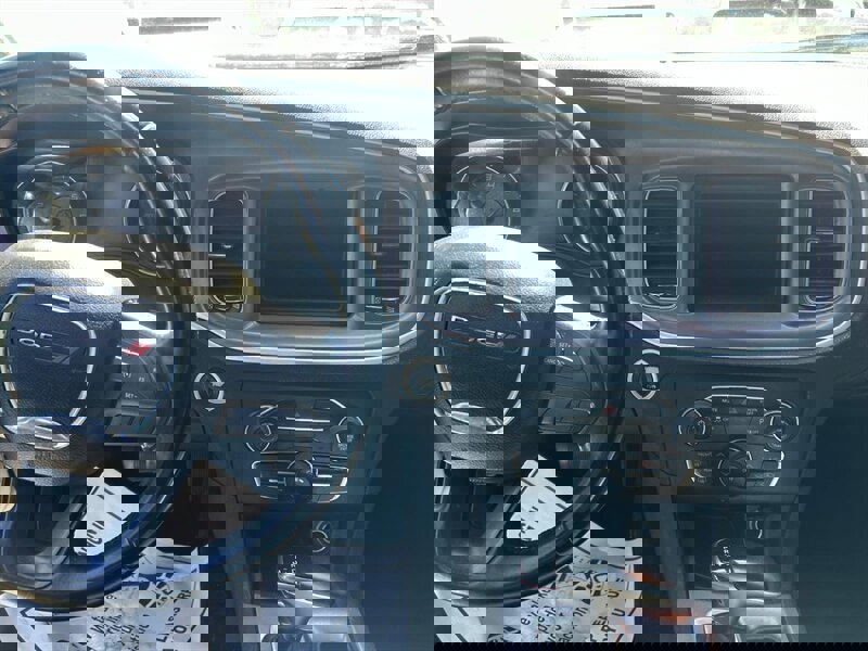 Used 2019 Dodge Charger SXT image 12