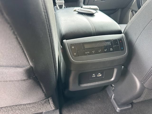 Used 2025 Nissan Pathfinder SV FWD image 22