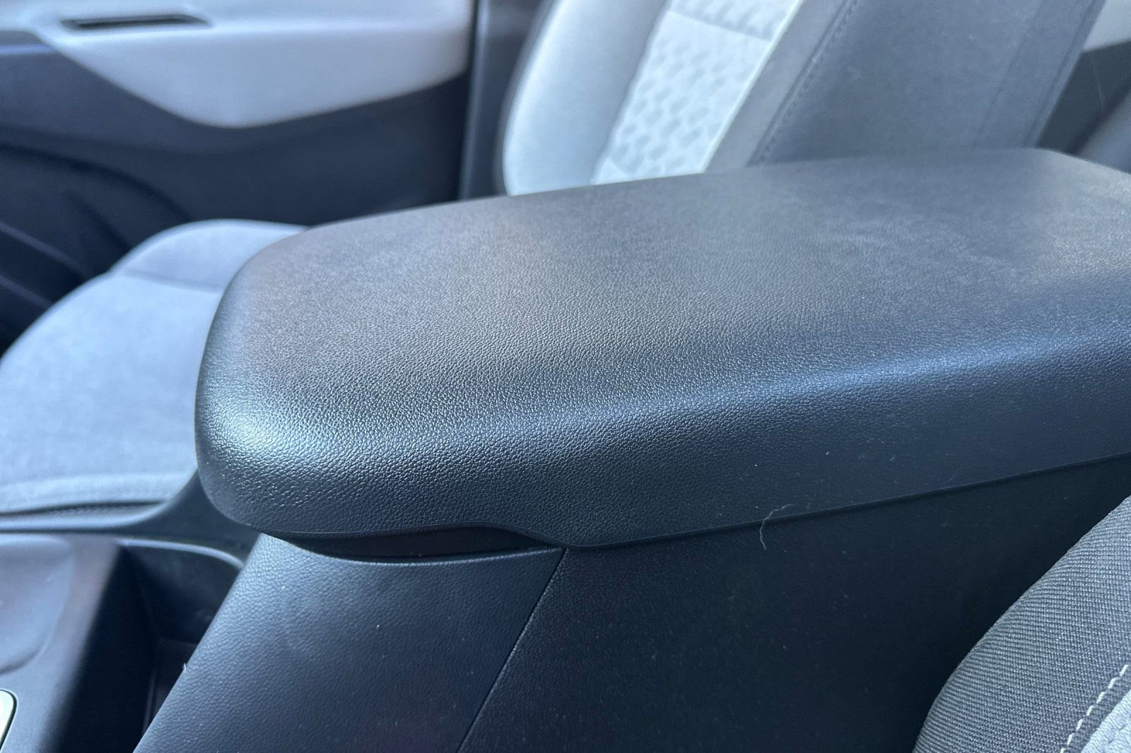 Used 2024 Chevrolet Equinox LS image 32