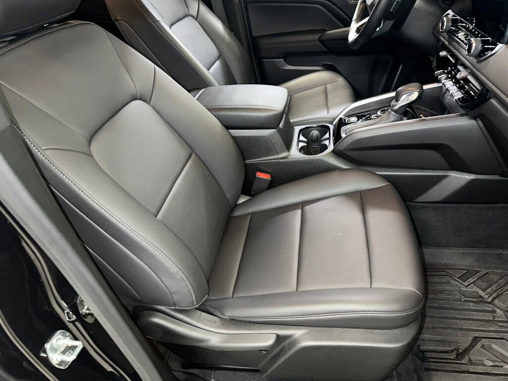 Certified 2024 Chevrolet Colorado LT w/ LT Convenience Package III image 30