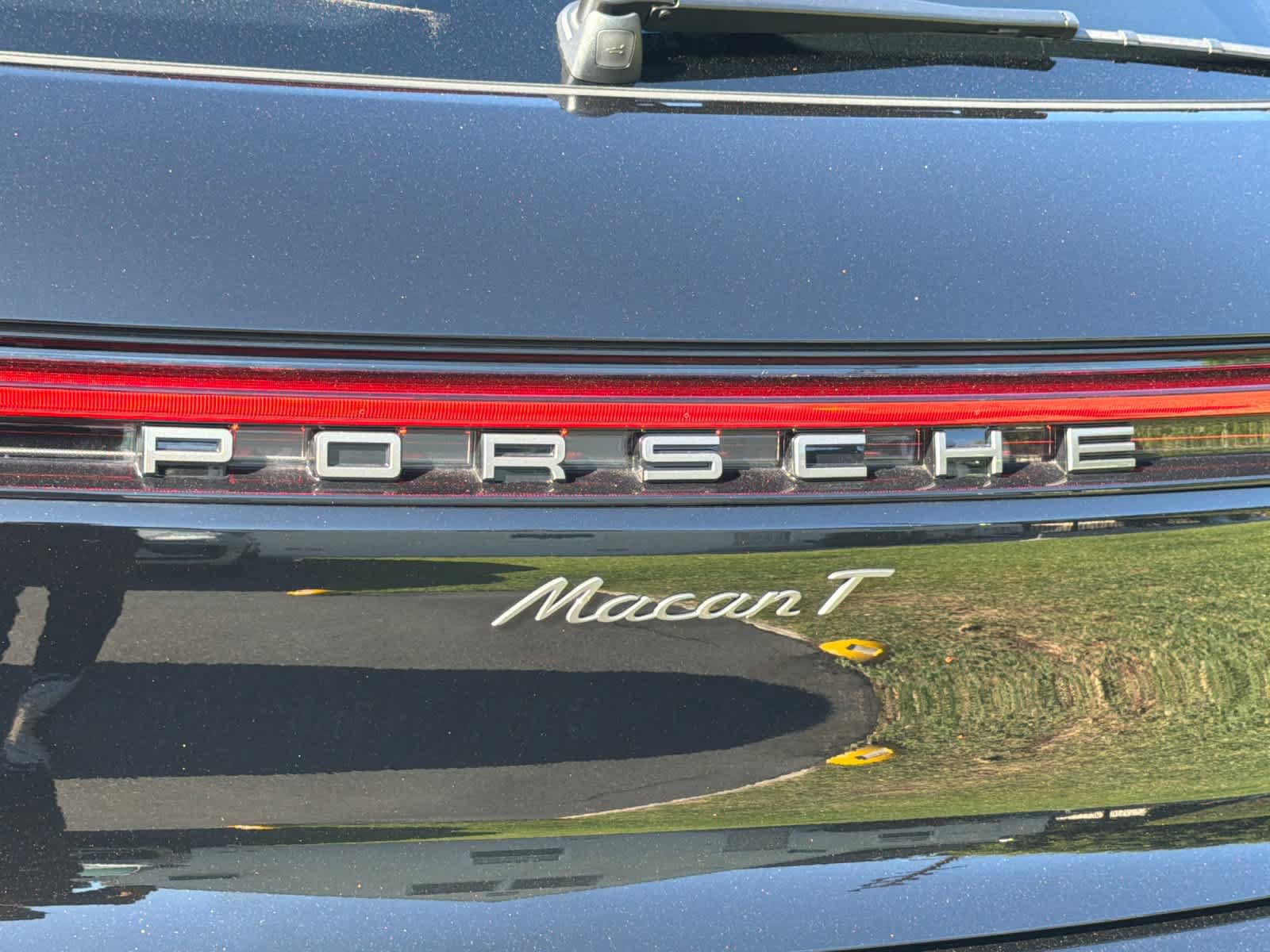 New 2026 Porsche Macan Turbo AWD/4WD image 31