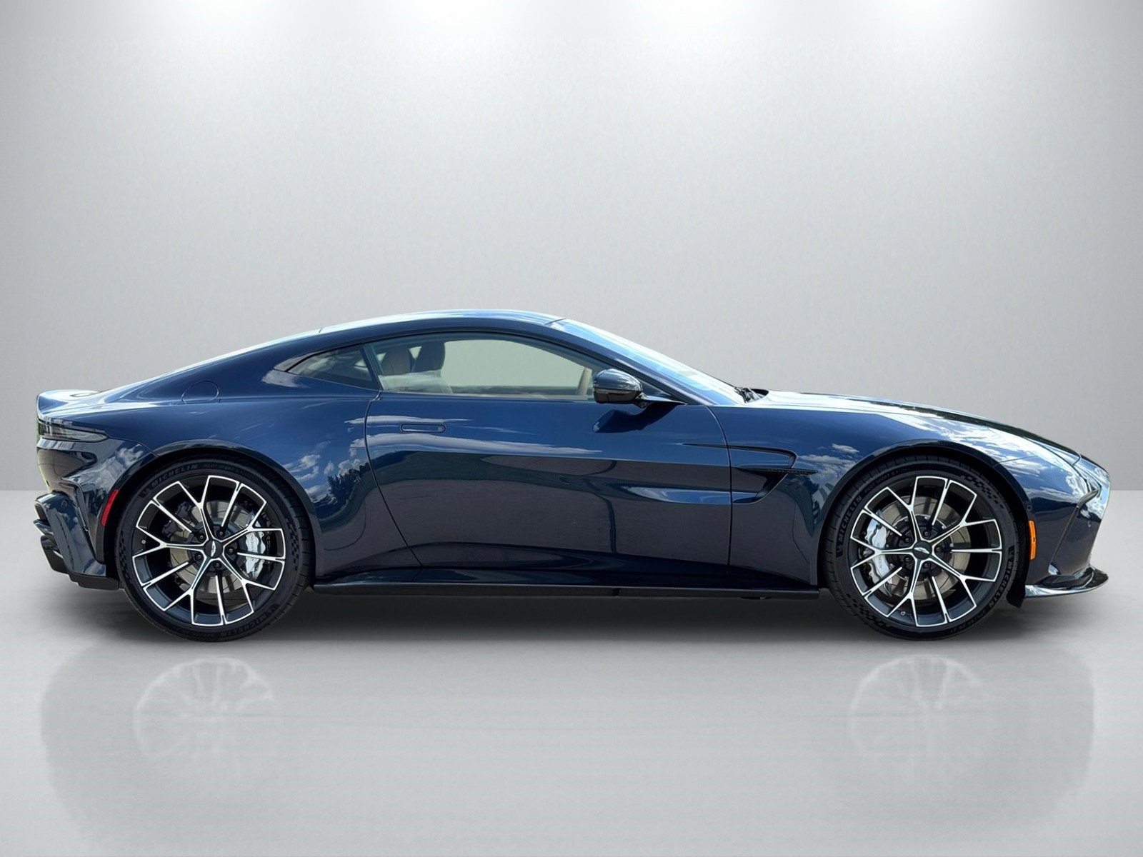 New 2026 Aston Martin V8 Vantage Coupe image 9