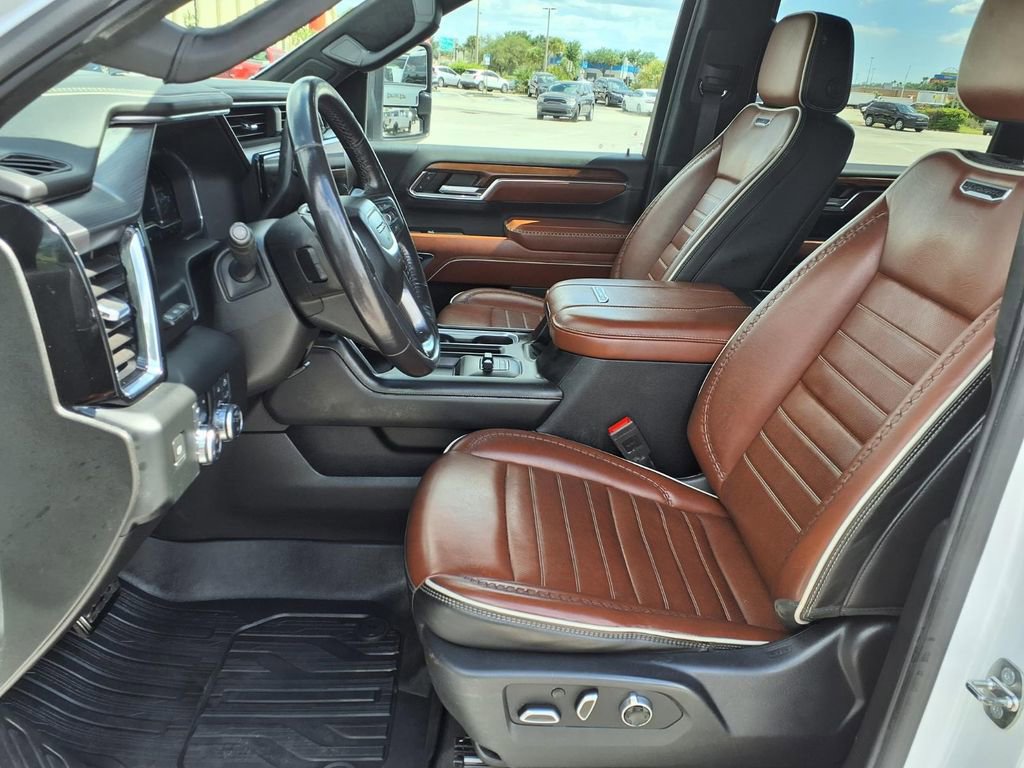 Used 2024 GMC Sierra 3500 Denali Ultimate AWD/4WD image 23