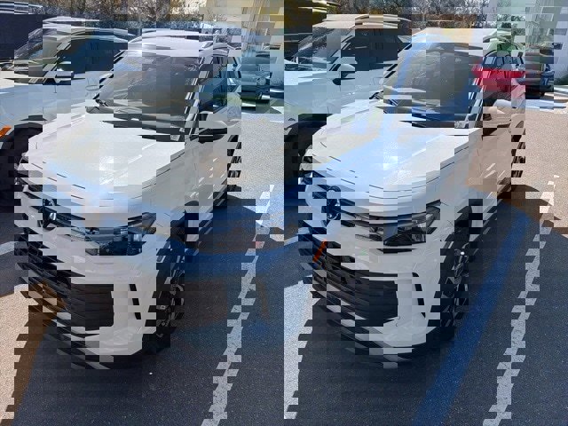 Used 2025 Volkswagen Tiguan S image 15