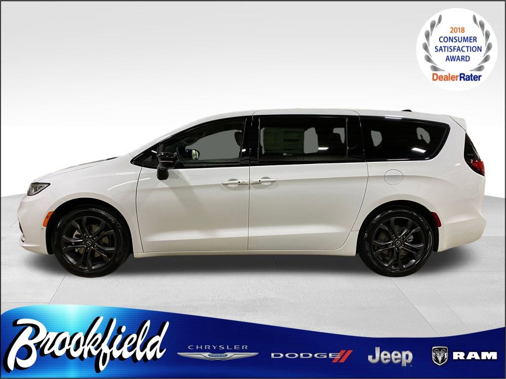 New 2026 Chrysler Pacifica Select image 5