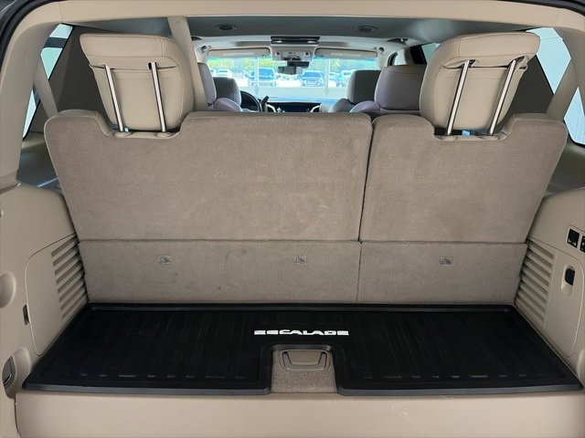 Used 2019 Cadillac Escalade Luxury w/ LPO, Radiant Package image 18