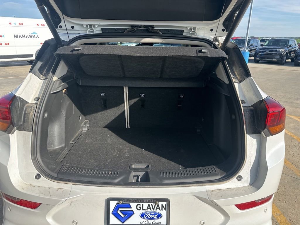 Used 2022 Buick Encore GX Essence w/ Advanced Technology Package FWD image 24