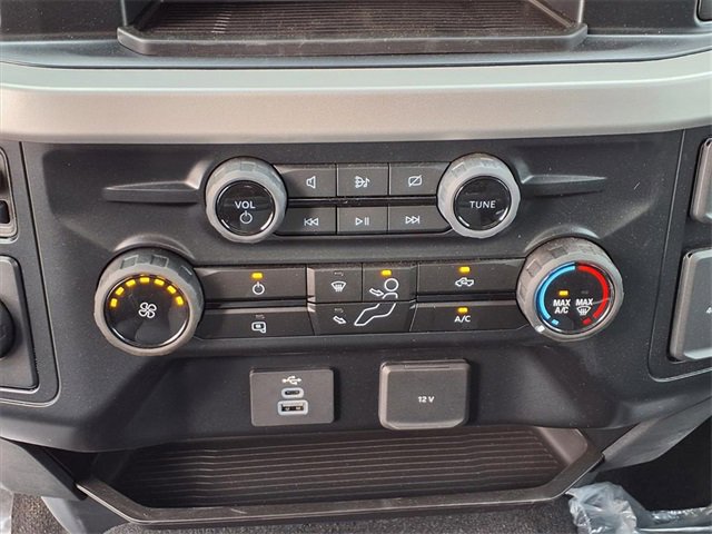 New 2024 Ford F350 XLT image 11