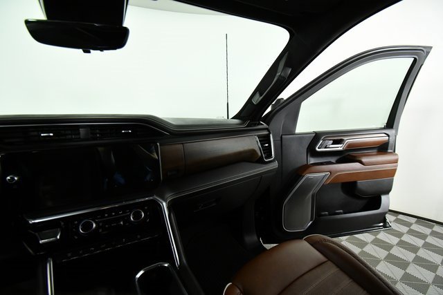 Used 2024 GMC Sierra 3500 Denali Ultimate image 21