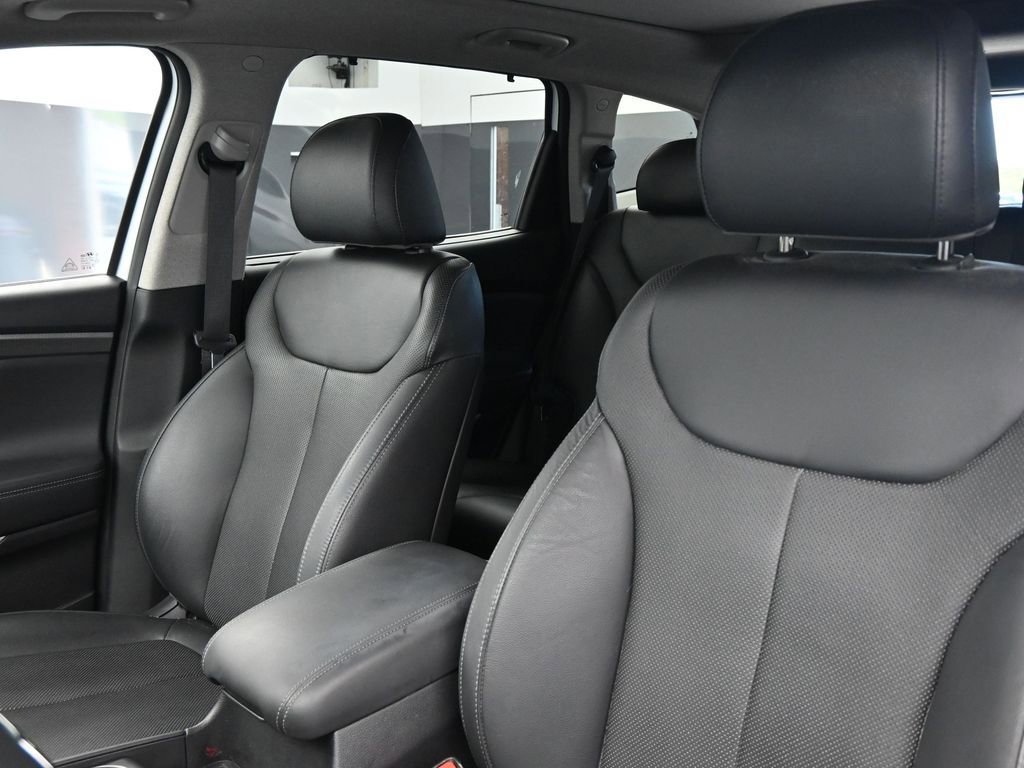 Used 2020 Hyundai Santa Fe Limited FWD image 27