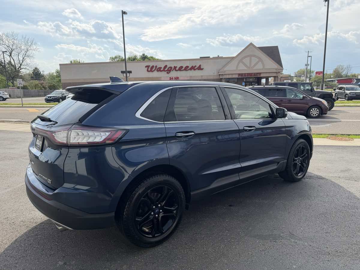 Used 2017 Ford Edge Titanium w/ Technology Package AWD/4WD image 5