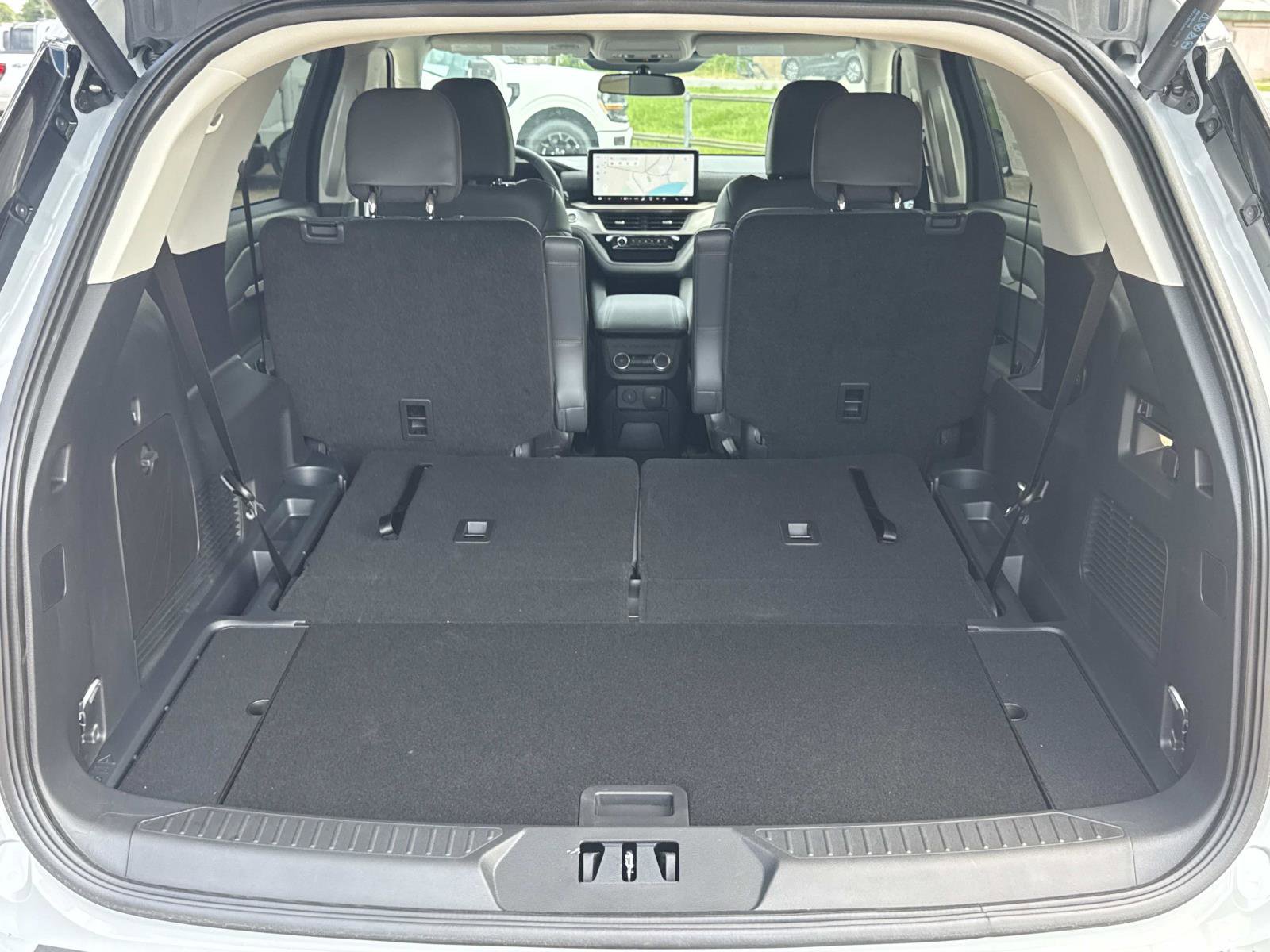 New 2025 Ford Explorer Active w/ Active Comfort Package image 6