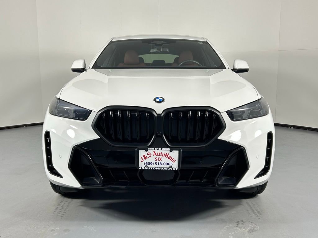 Used 2024 BMW X6 xDrive40i w/ Executive Package image 2