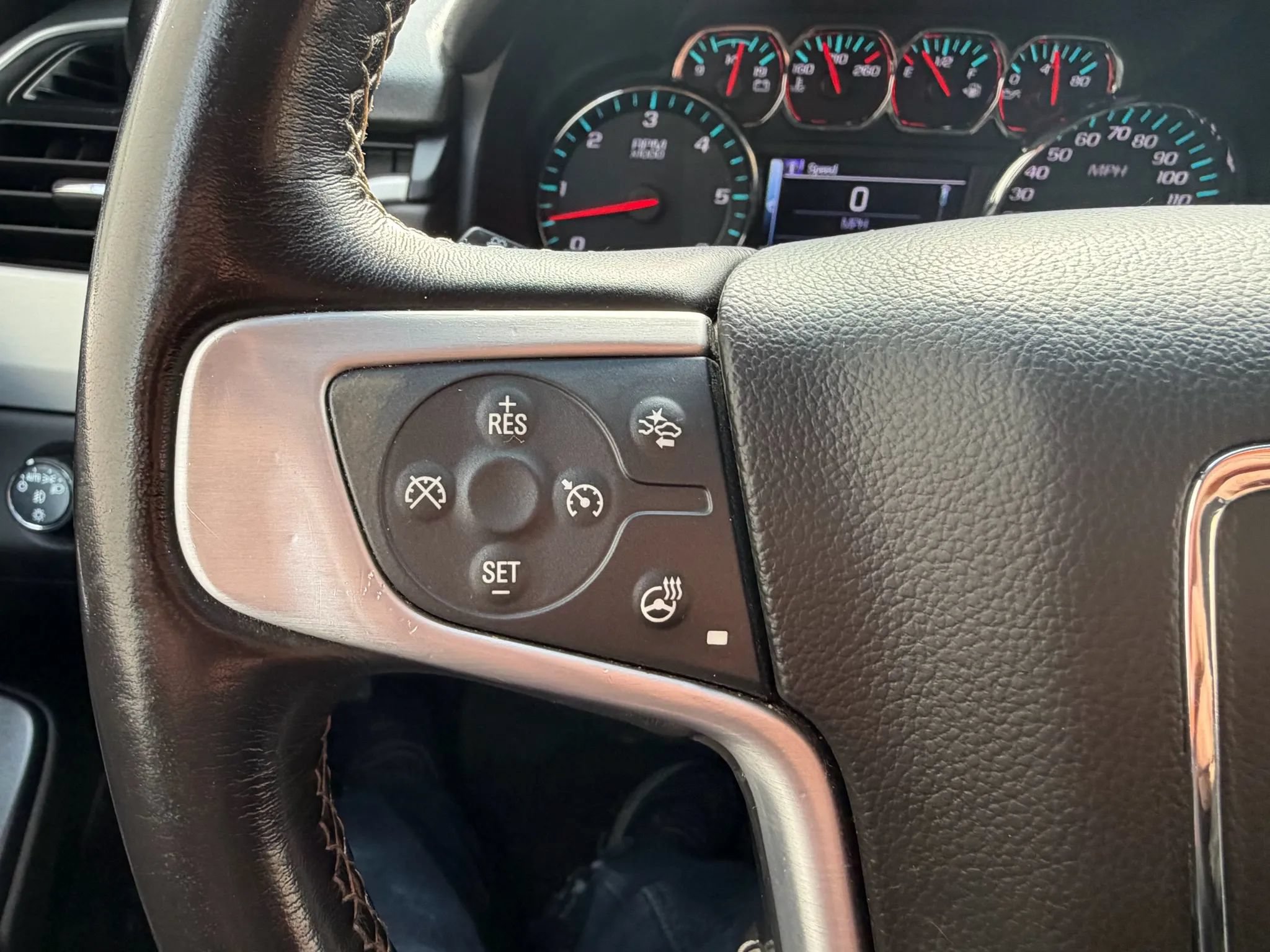 Used 2020 GMC Yukon SLT AWD/4WD image 12