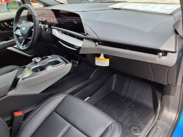 New 2026 Cadillac Optiq Luxury 1 w/ LPO, Floor Liner Package AWD/4WD image 8