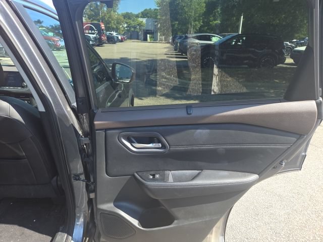 Certified 2023 Nissan Rogue SV w/ SV Premium B Package AWD/4WD image 18