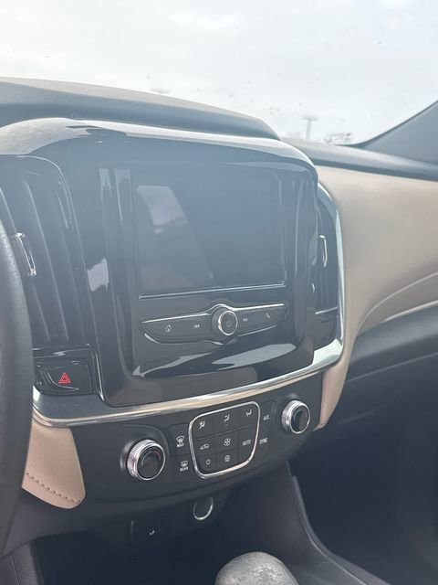 Used 2022 Chevrolet Traverse LS FWD image 21