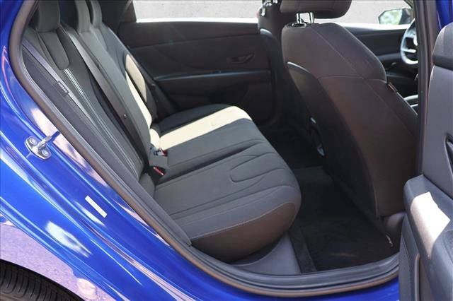 Used 2025 Hyundai Elantra Sport FWD image 25