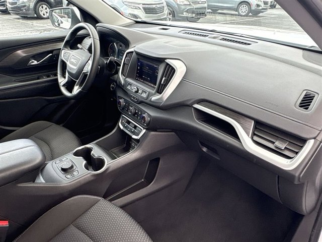 Used 2024 GMC Terrain SLE w/ Driver Convenience Package FWD image 27