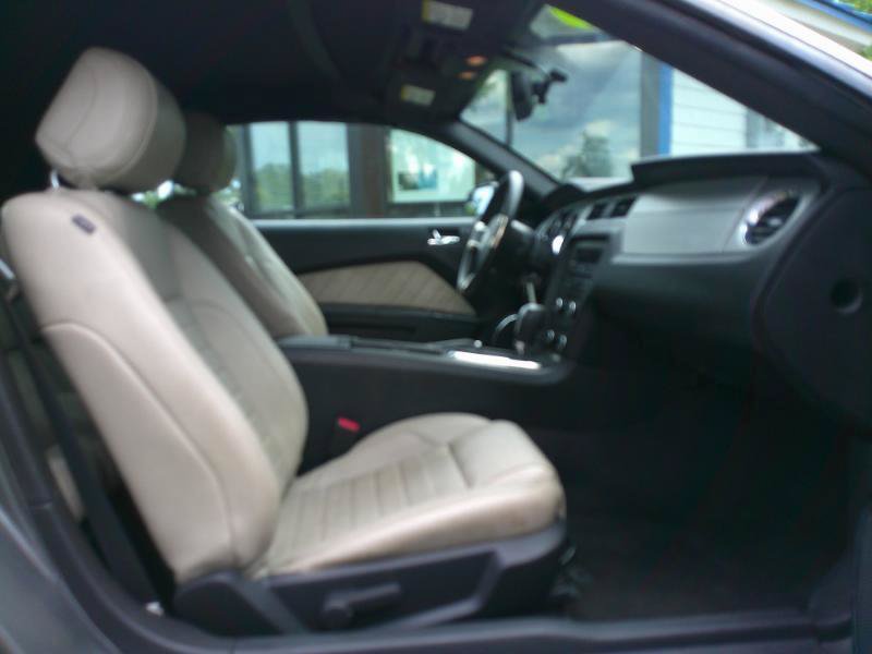 Used 2013 Ford Mustang Premium RWD image 16