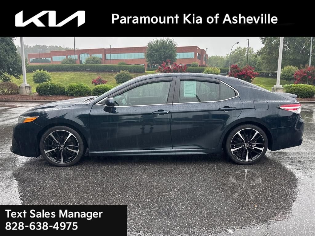 Used 2020 Toyota Camry XSE FWD image 3