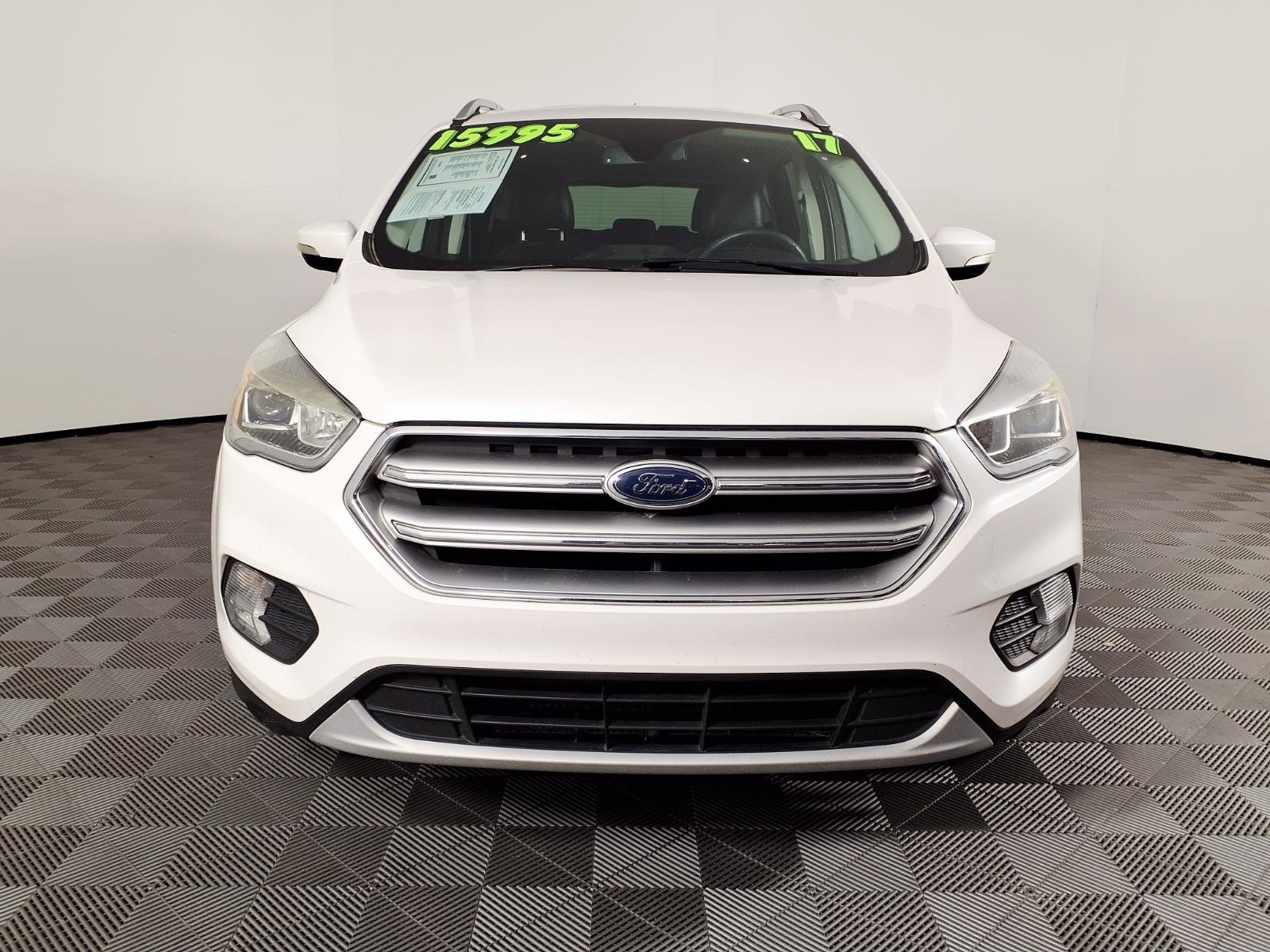 Used 2017 Ford Escape Titanium image 2
