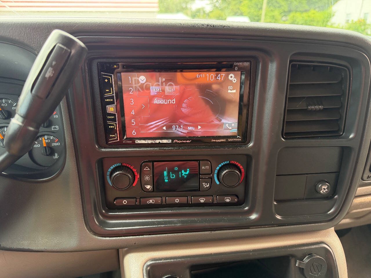 Used 2006 Chevrolet Avalanche Z71 w/ Sun And Sound Package AWD/4WD image 19