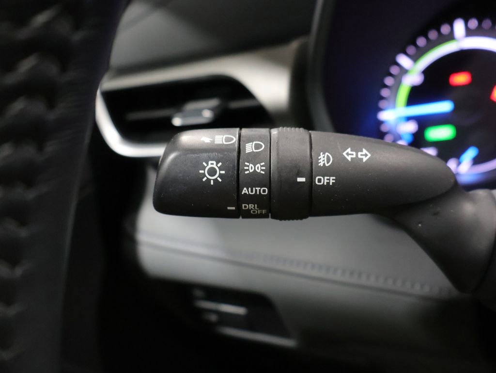 Used 2023 Toyota Highlander LE image 37
