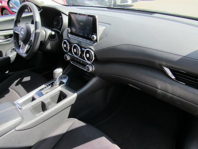 Certified 2024 Nissan Sentra SV FWD image 10