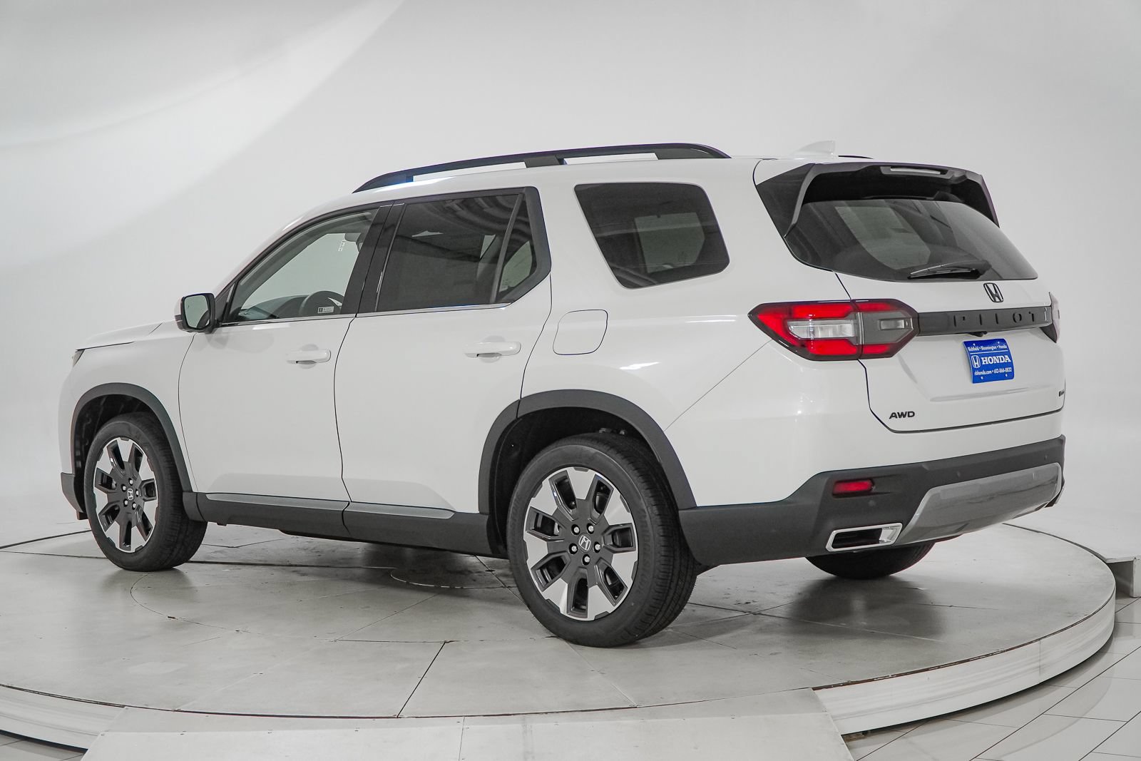 New 2026 Honda Pilot Touring image 6