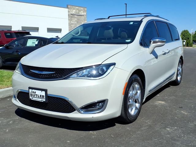 Used 2019 Chrysler Pacifica Limited FWD image 2