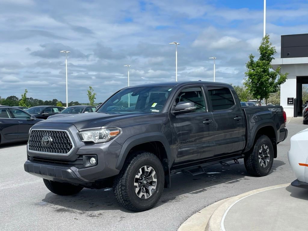 Used 2018 Toyota Tacoma TRD Off-Road AWD/4WD image 4