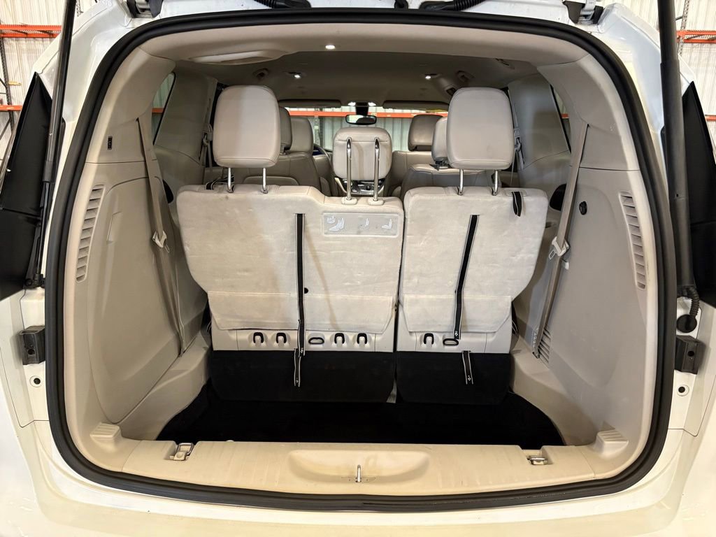 Used 2021 Chrysler Voyager Lxi FWD image 13