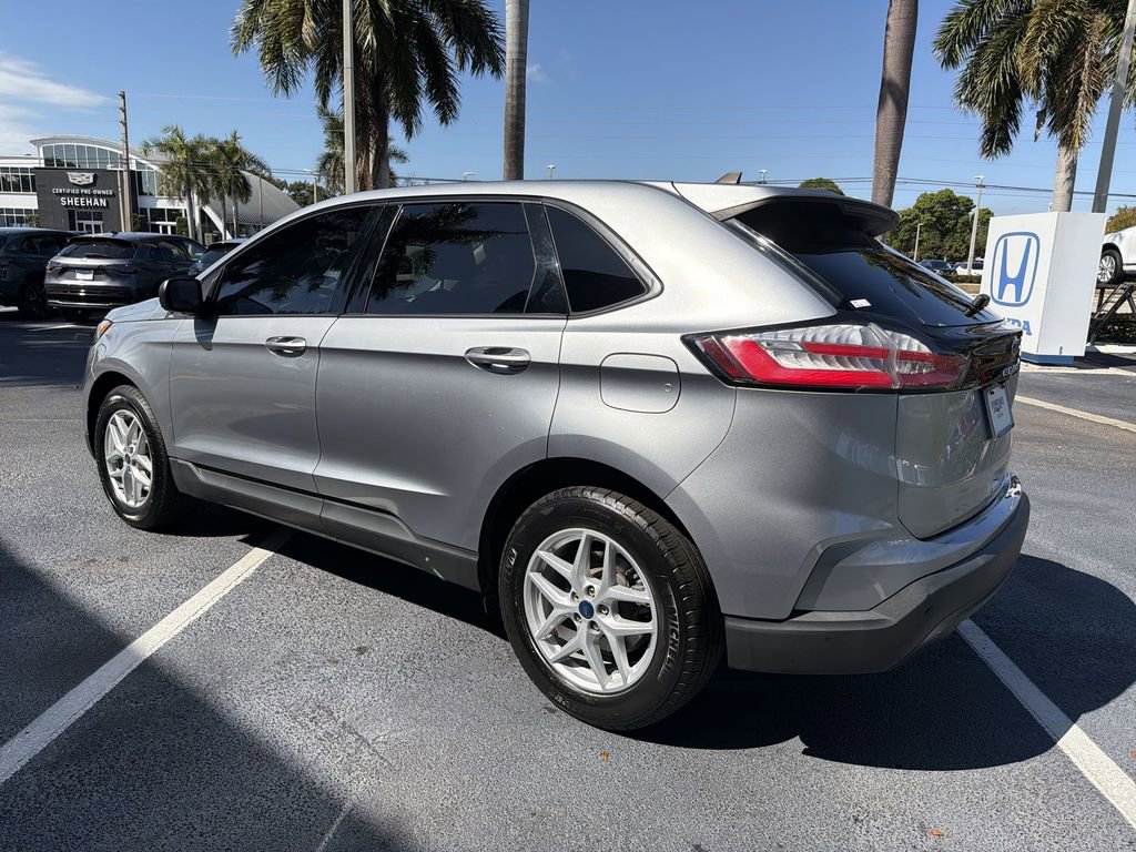 Used 2021 Ford Edge SE image 5