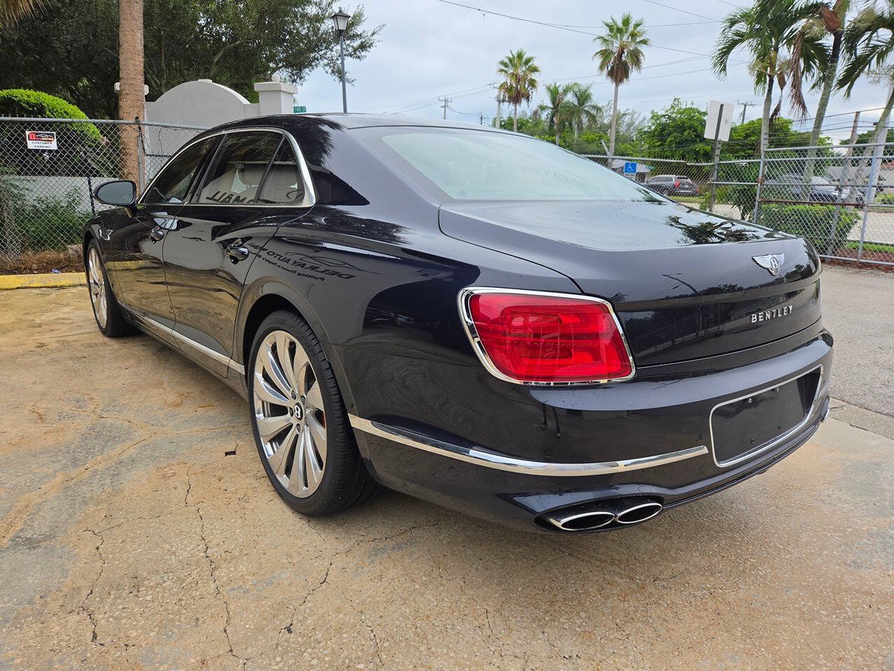 Used 2021 Bentley Flying Spur V8 AWD/4WD image 7