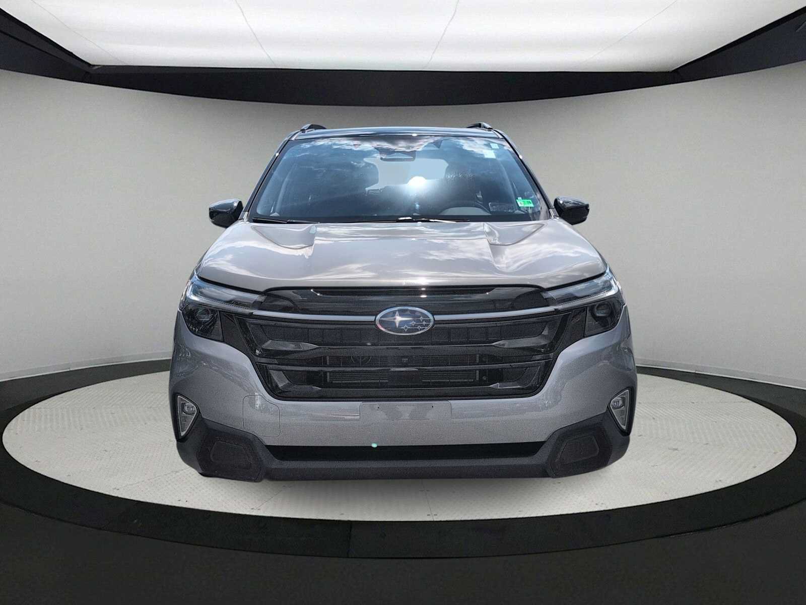 Certified 2025 Subaru Forester Touring AWD/4WD image 3