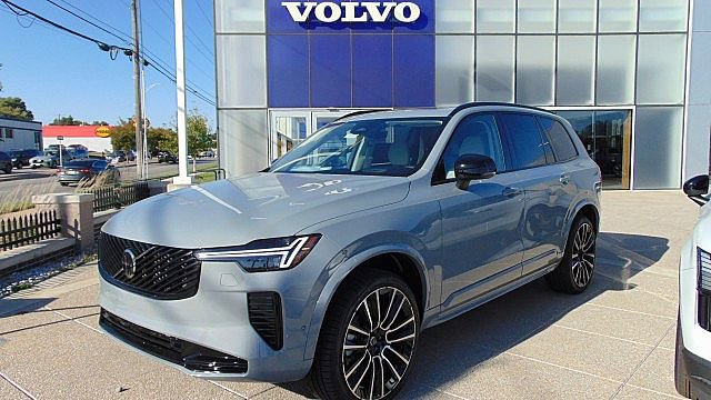 New 2026 Volvo XC90 B6 Ultra image 3