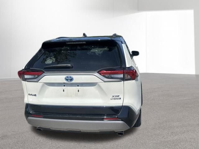 Certified 2022 Toyota RAV4 XSE w/ XSE Grade Weather Package AWD/4WD image 18