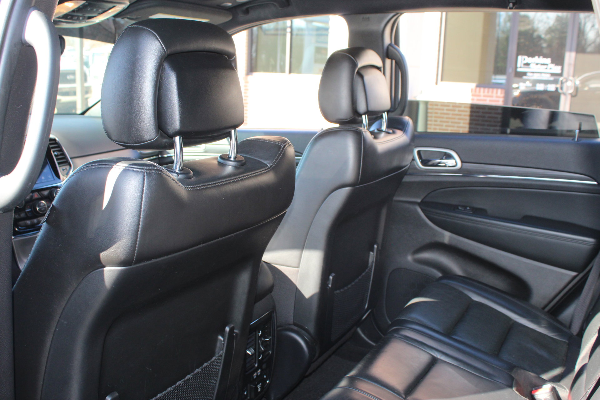 Used 2021 Jeep Grand Cherokee Limited w/ Luxury Group II image 28