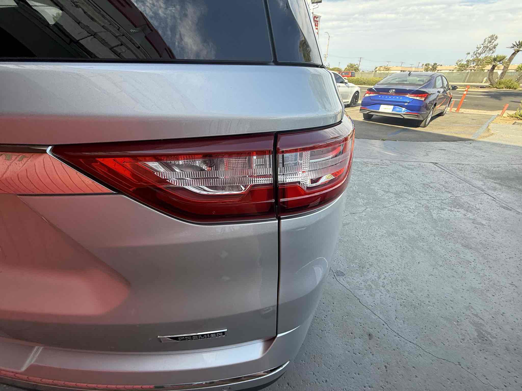 Used 2018 Chevrolet Traverse Premier image 47