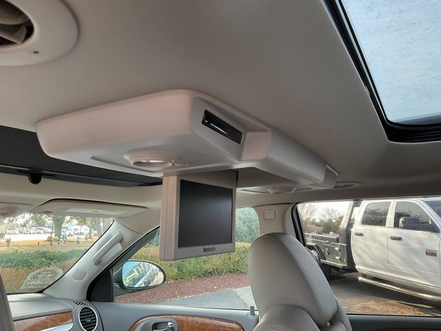 Used 2011 Buick Enclave CXL image 19